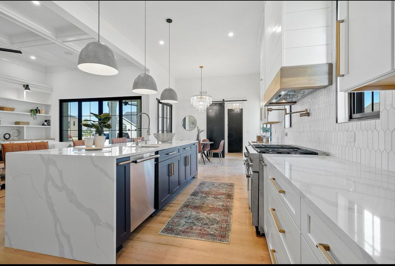 Chef’s kitchen by Three A Homes